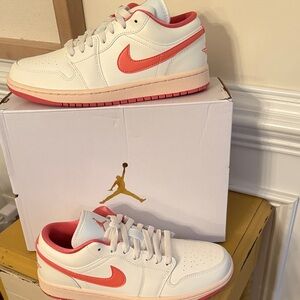 Nike Women's Sneakers - Cream and Pink